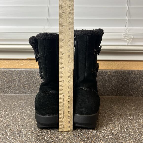 Clarks bendables Womens 7.5 Black Suede Above Ankle Boots Faux Fur Trim Zip Flat - Picture 8 of 10